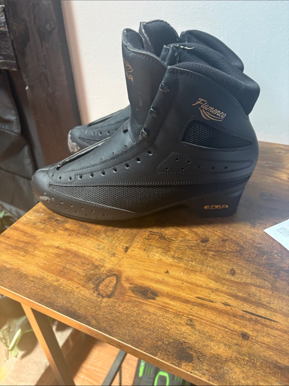 Edea Flamenco men’s Black Roller boot